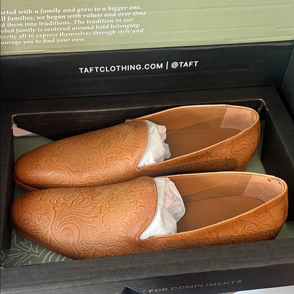 Taft Men's Embossed Brown Slip-On Loafers - Brand New/Shoe Bags and Box Included